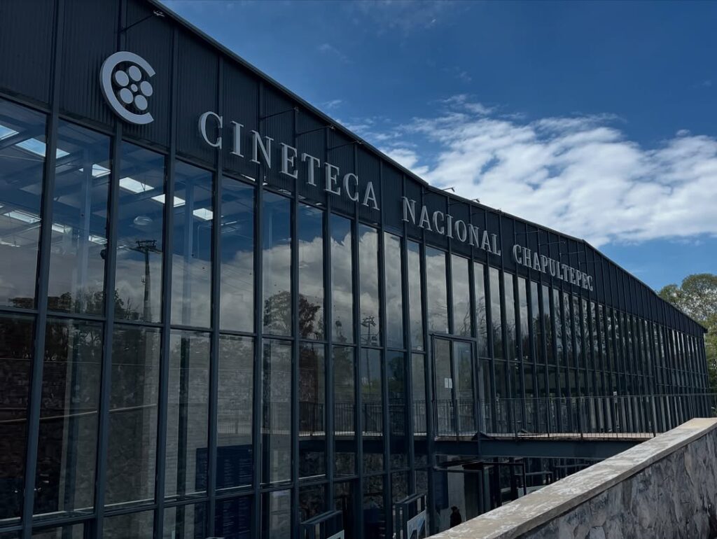tecnología de audio y video para cines profesionales